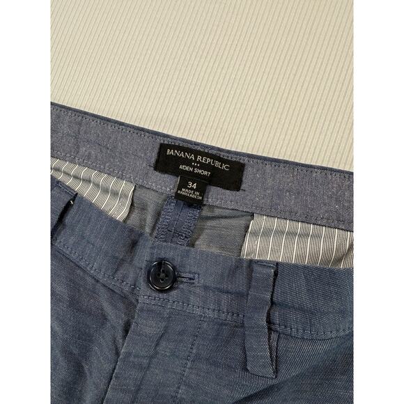 Banana Republic Aiden Shorts Men 34 Blue Chambray Flat Front - Picture 2 of 8